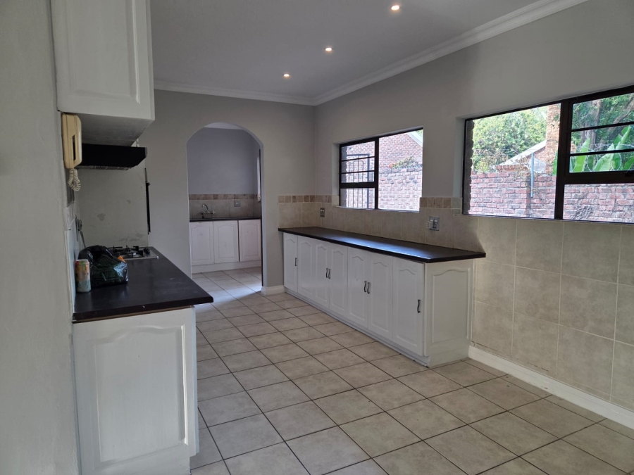 4 Bedroom Property for Sale in Nahoon Valley Park Eastern Cape